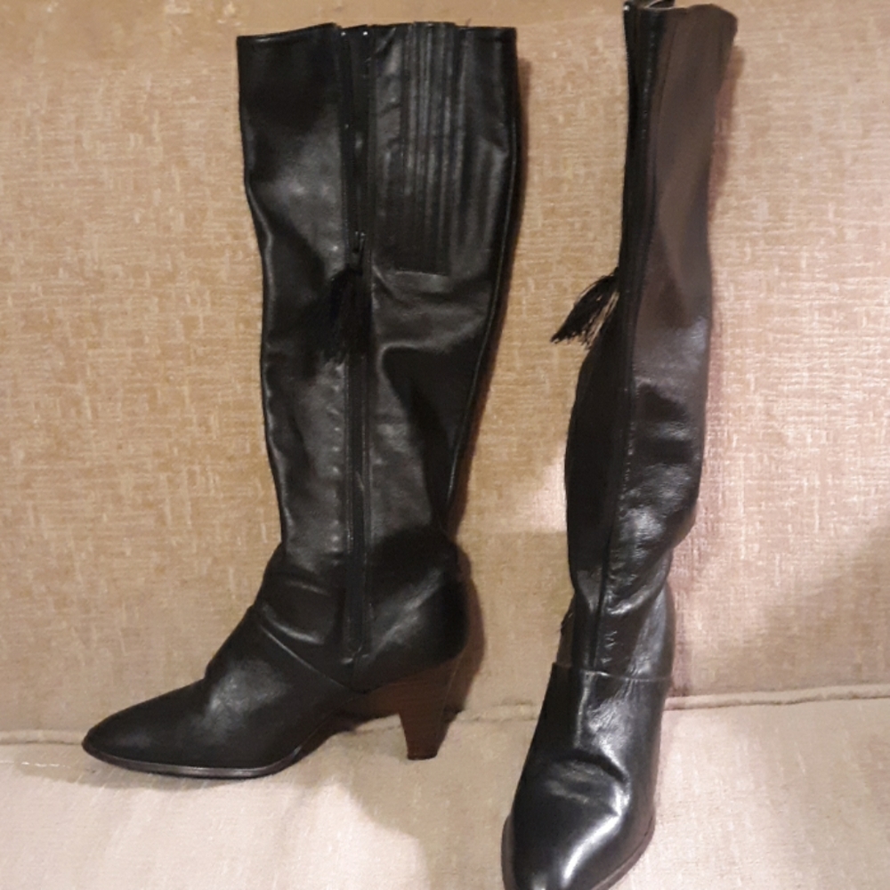 Women's black boots